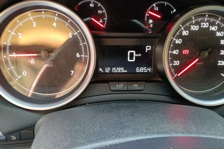 Used Peugeot 408 2018 230THP Automatic Luxury Edition Odometer Close Up