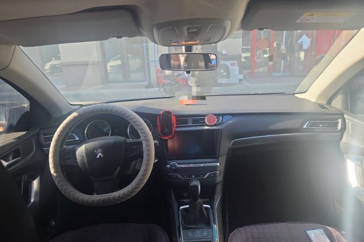 Used Peugeot 408 2018 Revised 350THP Automatic Luxury Edition Center Console