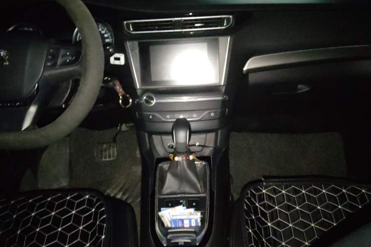 Used Peugeot 408 2018 Revised Version 1.8L Automatic Luxury Edition Audio And AC Panel