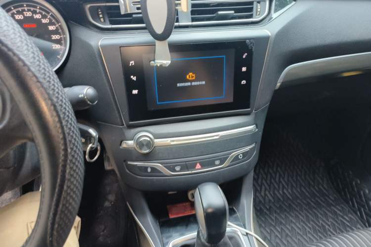 Used Peugeot 408 2018 Revised Version 1.8L Automatic Luxury Edition Audio And AC Panel