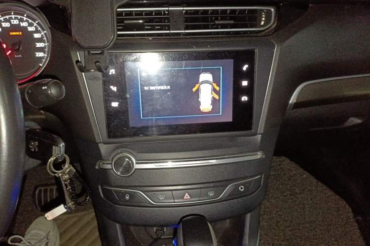 Used Peugeot 408 2018 Revised Version 1.8L Automatic Luxury Edition Audio And AC Panel
