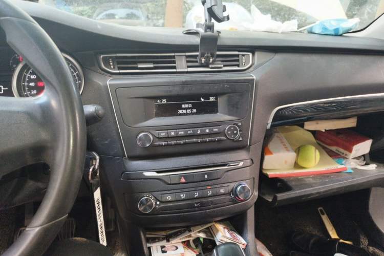Used Peugeot 408 2018 1.8L Manual Leading Edition Audio And AC Panel