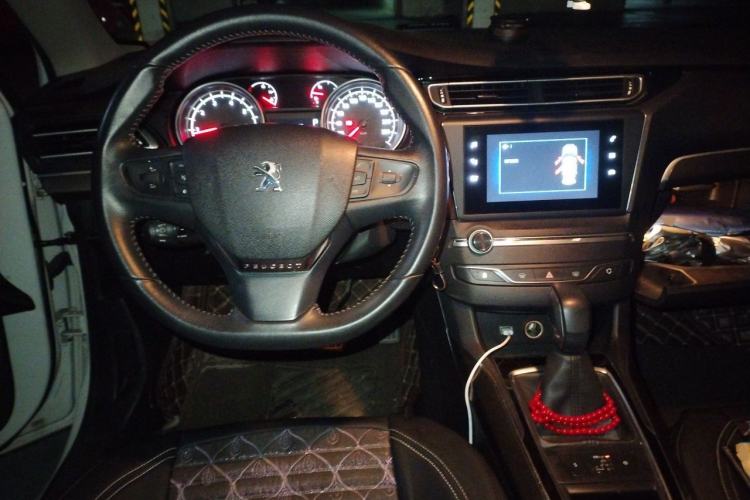 Used Peugeot 408 2018 350THP Automatic Luxury Edition Center Console
