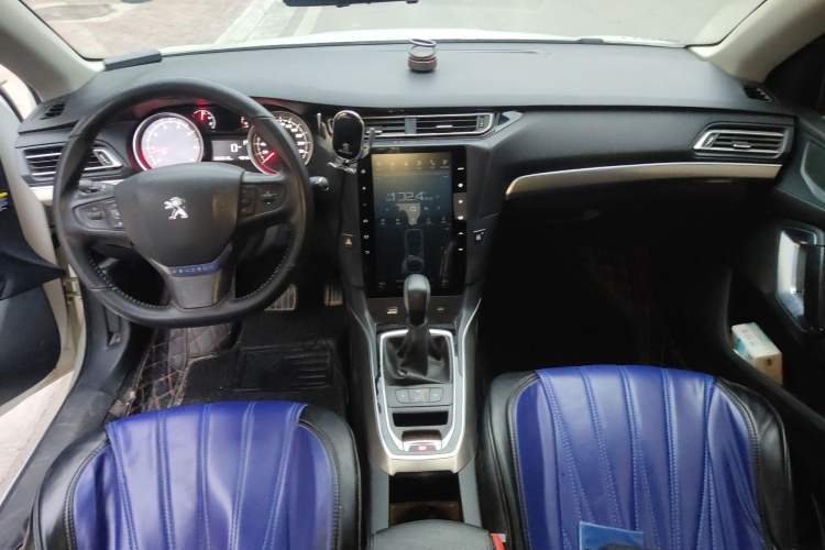 Used Peugeot 408 2018 Revised 350THP Automatic Luxury Edition Center Console