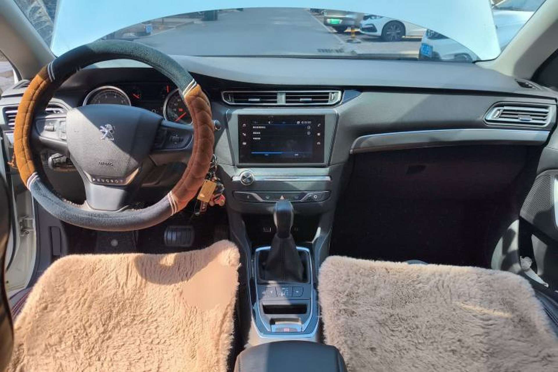 Used Peugeot 408 2018 350THP Automatic Luxury Edition Center Console