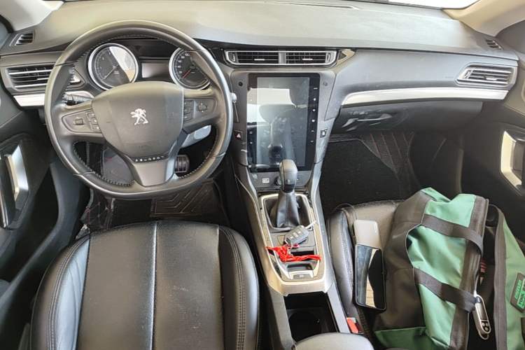 Used Peugeot 408 2018 Revised 350THP Automatic Luxury Edition Center Console
