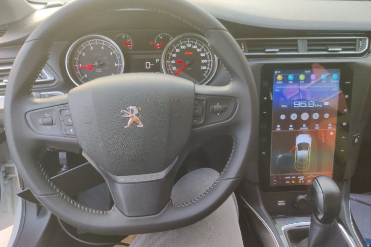 Used Peugeot 408 2018 Revised 350THP Automatic Luxury Edition Center Console