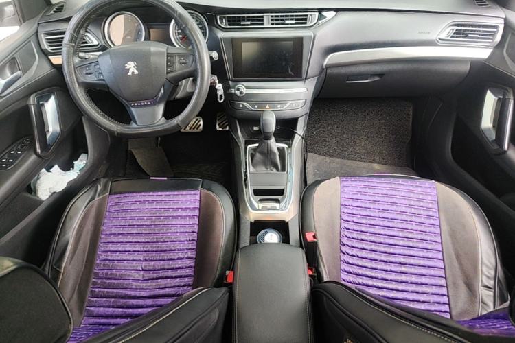 Used Peugeot 408 2018 350THP Automatic Luxury Edition Center Console