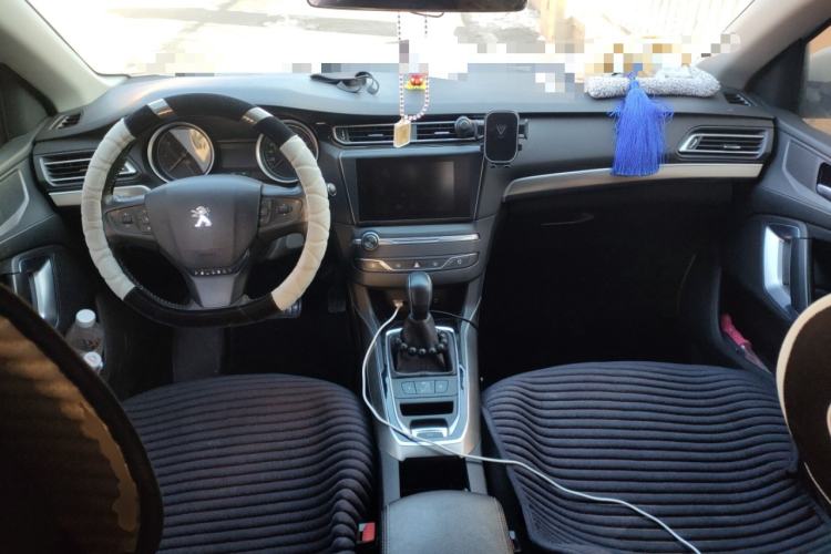 Used Peugeot 408 2018 350THP Automatic Luxury Edition Center Console