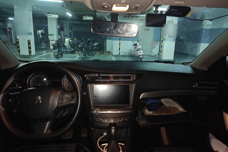 Used Peugeot 408 2018 Revised 350THP Automatic Luxury Edition Center Console