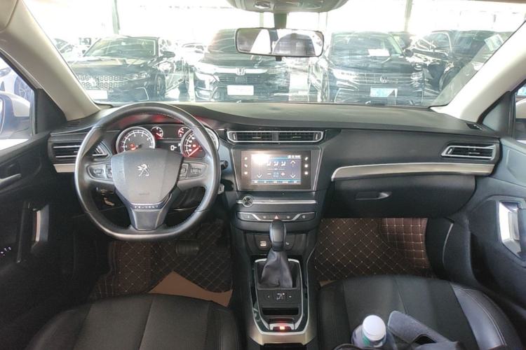 Used Peugeot 408 2018 350THP Automatic Luxury Edition Center Console