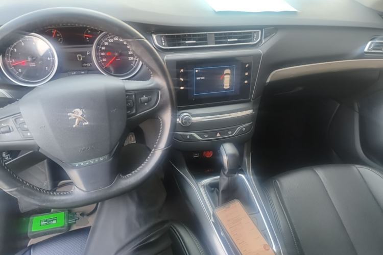 Used Peugeot 408 2018 350THP Automatic Luxury Edition Center Console
