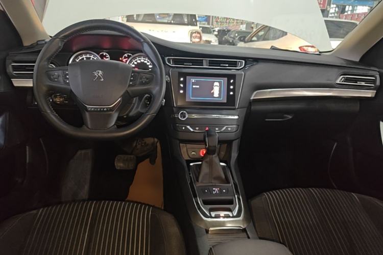 Used Peugeot 408 2018 350THP Automatic Luxury Edition Center Console