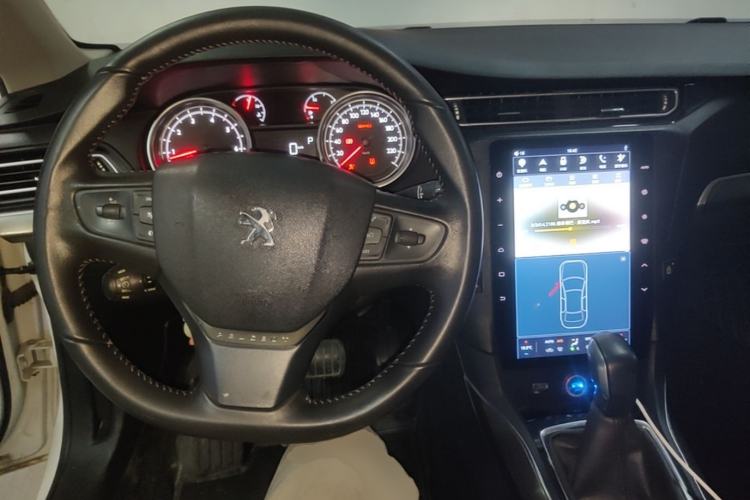 Used Peugeot 408 2018 350THP Automatic Luxury Edition Center Console