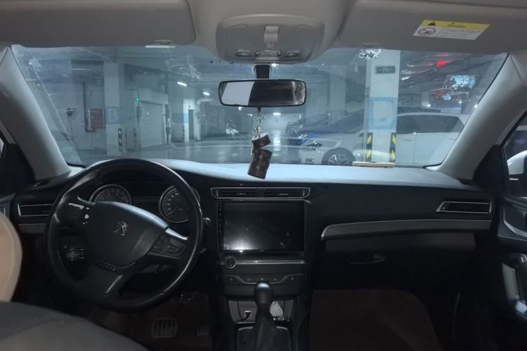 Used Peugeot 408 2018 1.8L Automatic Luxury Edition Center Console