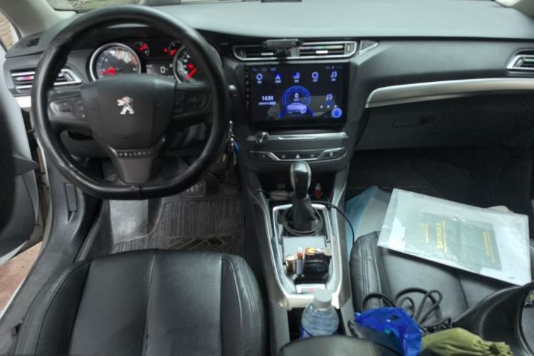 Used Peugeot 408 2018 Revised Version 1.8L Automatic Luxury Edition Center Console