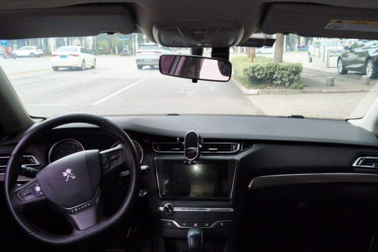 Used Peugeot 408 2018 Revised 350THP Automatic Luxury Edition Center Console