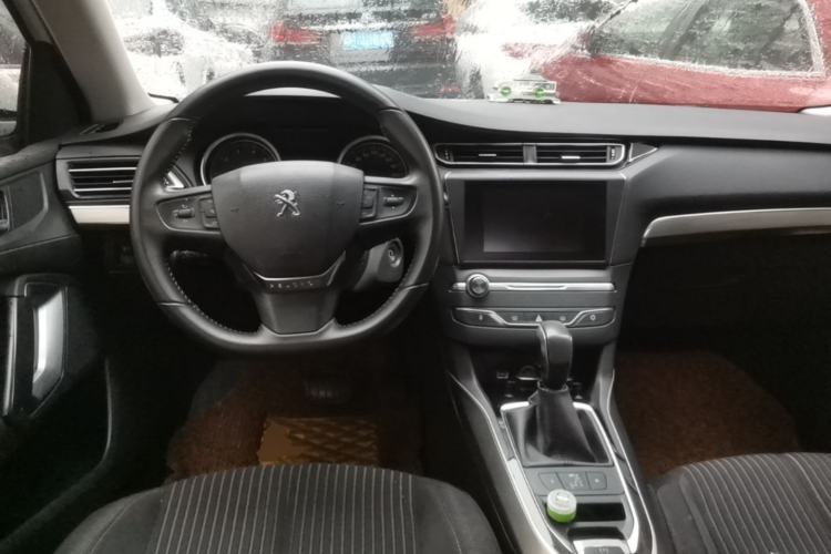 Used Peugeot 408 2018 230THP Automatic Luxury Edition Center Console