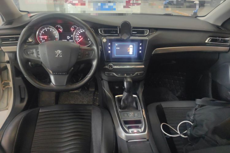 Used Peugeot 408 2018 350THP Automatic Luxury Edition Center Console