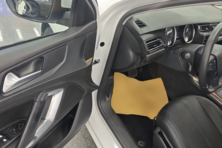 Used Peugeot 408 2018 Revised 350THP Automatic Luxury Edition Driver Seat