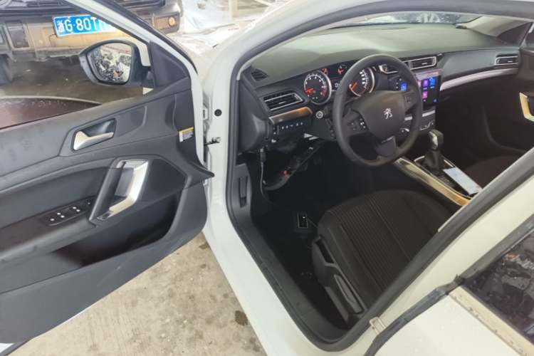Used Peugeot 408 2018 Revised 350THP Automatic Luxury Edition Driver Seat