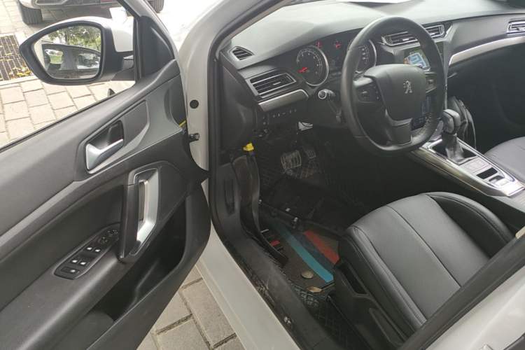Used Peugeot 408 2018 Revised 350THP Automatic Luxury Edition Driver Seat