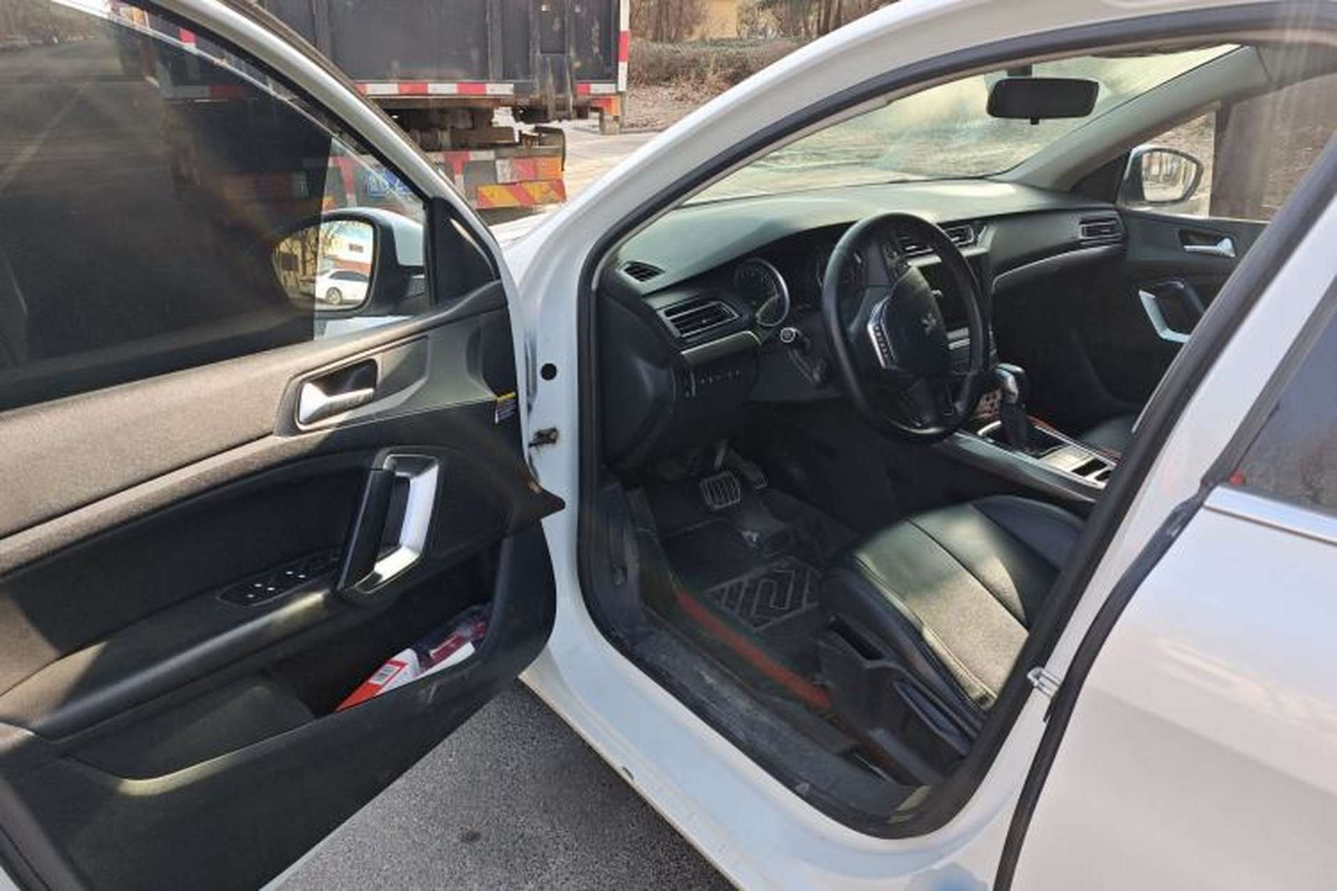 Used Peugeot 408 2018 Revised 350THP Automatic Luxury Edition Driver Seat