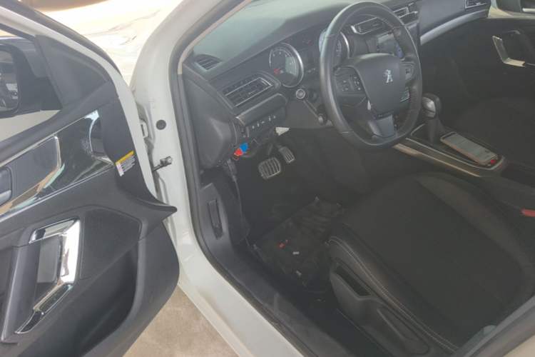 Used Peugeot 408 2018 350THP Automatic Luxury Edition Driver Seat