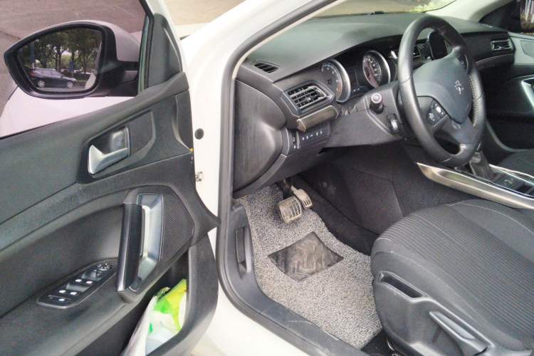 Used Peugeot 408 2018 Revised 350THP Automatic Luxury Edition Driver Seat