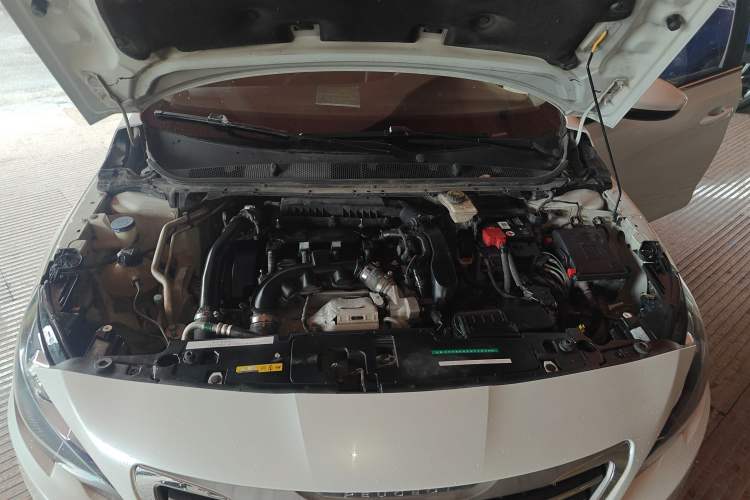 Used Peugeot 408 2018 350THP Automatic Luxury Edition Engine Bay