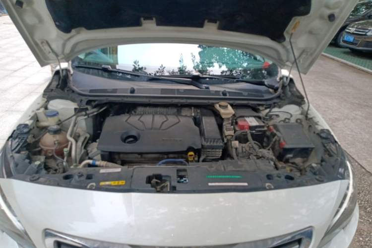 Used Peugeot 408 2018 Revised Version 1.8L Automatic Luxury Edition Engine Bay