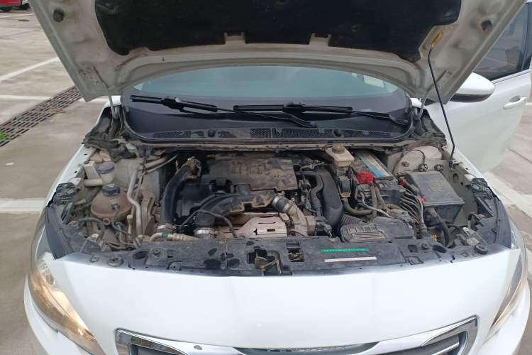 Used Peugeot 408 2018 350THP Automatic Luxury Edition Engine Bay