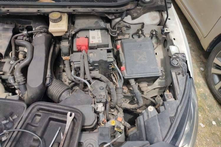 Used Peugeot 408 2018 350THP Automatic Luxury Edition Engine Bay Left