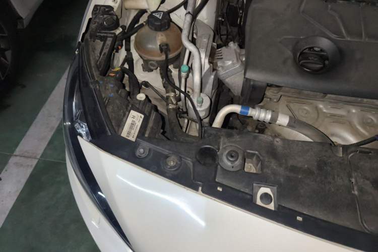 Used Peugeot 408 2018 Revised Version 1.8L Automatic Luxury Edition Engine Bay Right