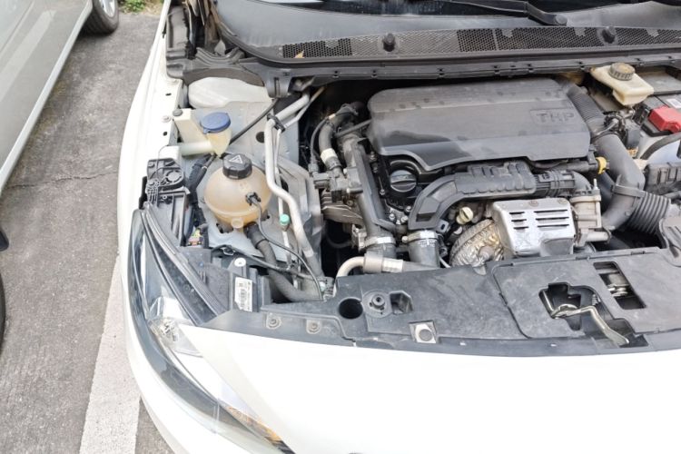Used Peugeot 408 2018 230THP Automatic Luxury Edition Engine Bay Right