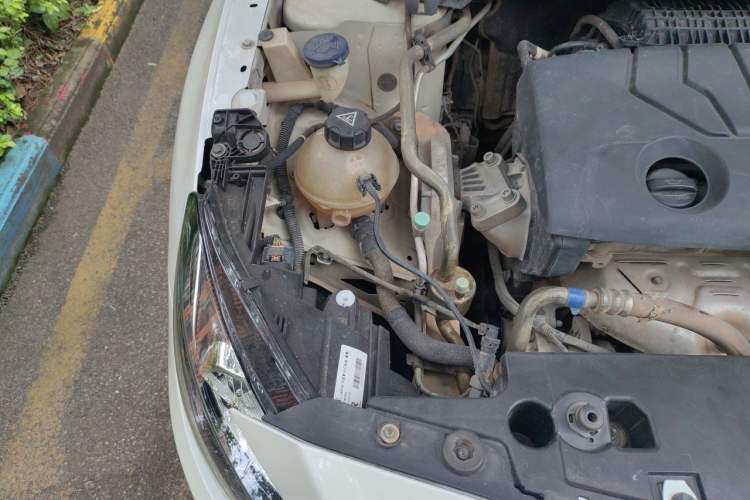 Used Peugeot 408 2018 1.8L Automatic Luxury Edition Engine Bay Right