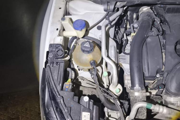 Used Peugeot 408 2018 350THP Automatic Luxury Edition Engine Bay Right