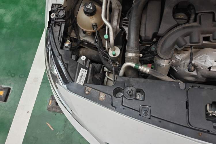 Used Peugeot 408 2018 350THP Automatic Luxury Edition Engine Bay Right