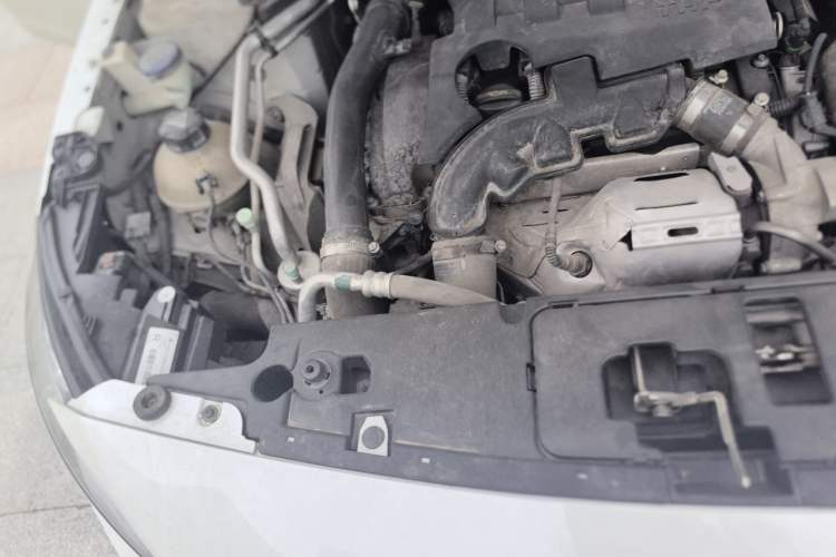 Used Peugeot 408 2018 350THP Automatic Luxury Edition Engine Bay Right