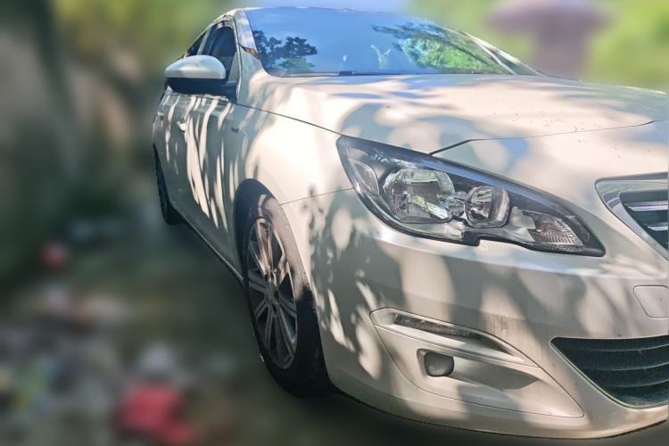 Used Peugeot 408 2018 350THP Automatic Luxury Edition Front Right 45 Deg