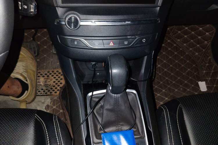 Used Peugeot 408 2018 230THP Automatic Luxury Edition Gear Lever