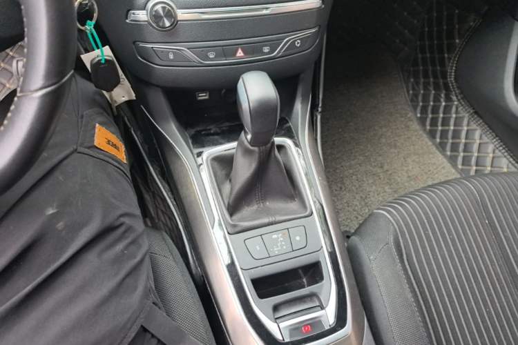 Used Peugeot 408 2018 Revised 350THP Automatic Luxury Edition Gear Lever