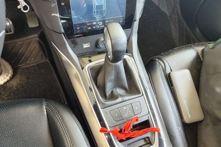 Used Peugeot 408 2018 Revised 350THP Automatic Luxury Edition Gear Lever