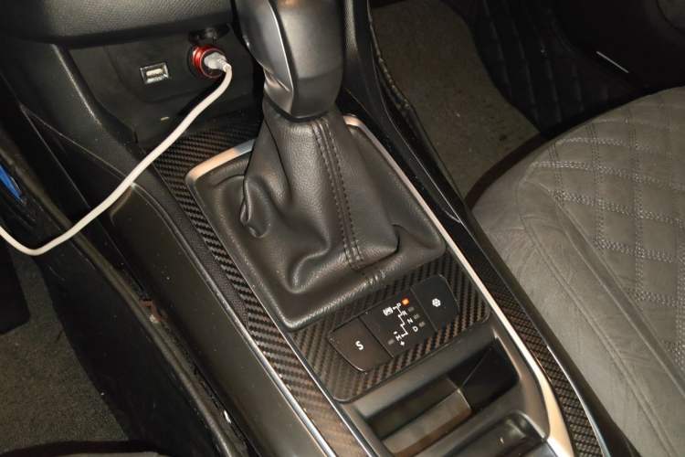Used Peugeot 408 2018 Revised 350THP Automatic Luxury Edition Gear Lever