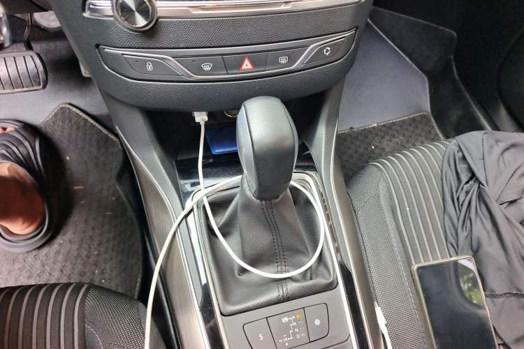 Used Peugeot 408 2018 Revised 350THP Automatic Luxury Edition Gear Lever