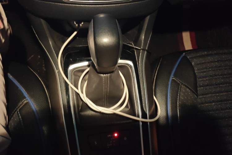 Used Peugeot 408 2018 Revised 350THP Automatic Luxury Edition Gear Lever