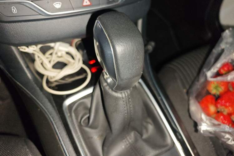Used Peugeot 408 2018 230THP Automatic Luxury Edition Gear Lever