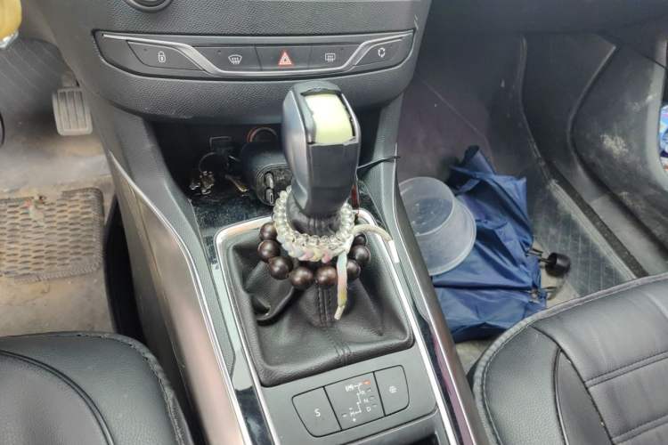 Used Peugeot 408 2018 350THP Automatic Luxury Edition Gear Lever