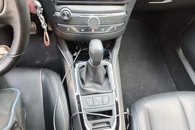 Used Peugeot 408 2018 230THP Automatic Luxury Edition Gear Lever