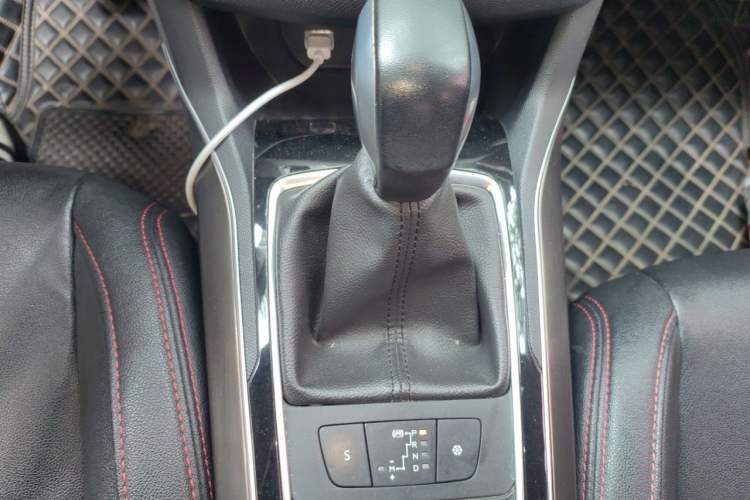 Used Peugeot 408 2018 1.8L Automatic Luxury Edition Gear Lever
